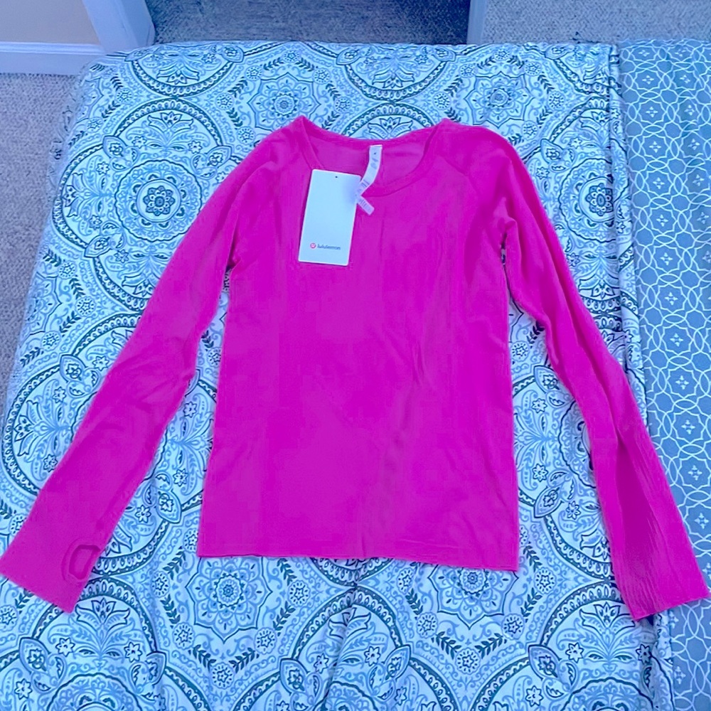 sonic, pink swiftly tech size 4 long sleeve
